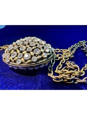 Striking Vintage Large Sparkling Heart-Shaped Gold-Tone Pendant w/Long Chain